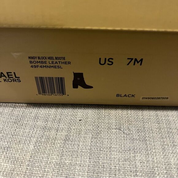 NIB Michael Kors Mindy Leather Ankle Boot womens size 7 - Picture 11 of 11